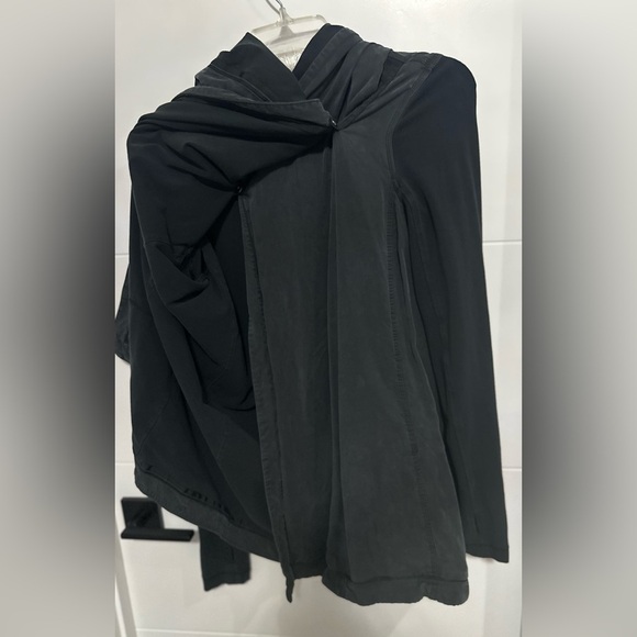 Lululemon Women’s Blissed Out Wrap - Picture 7 of 12